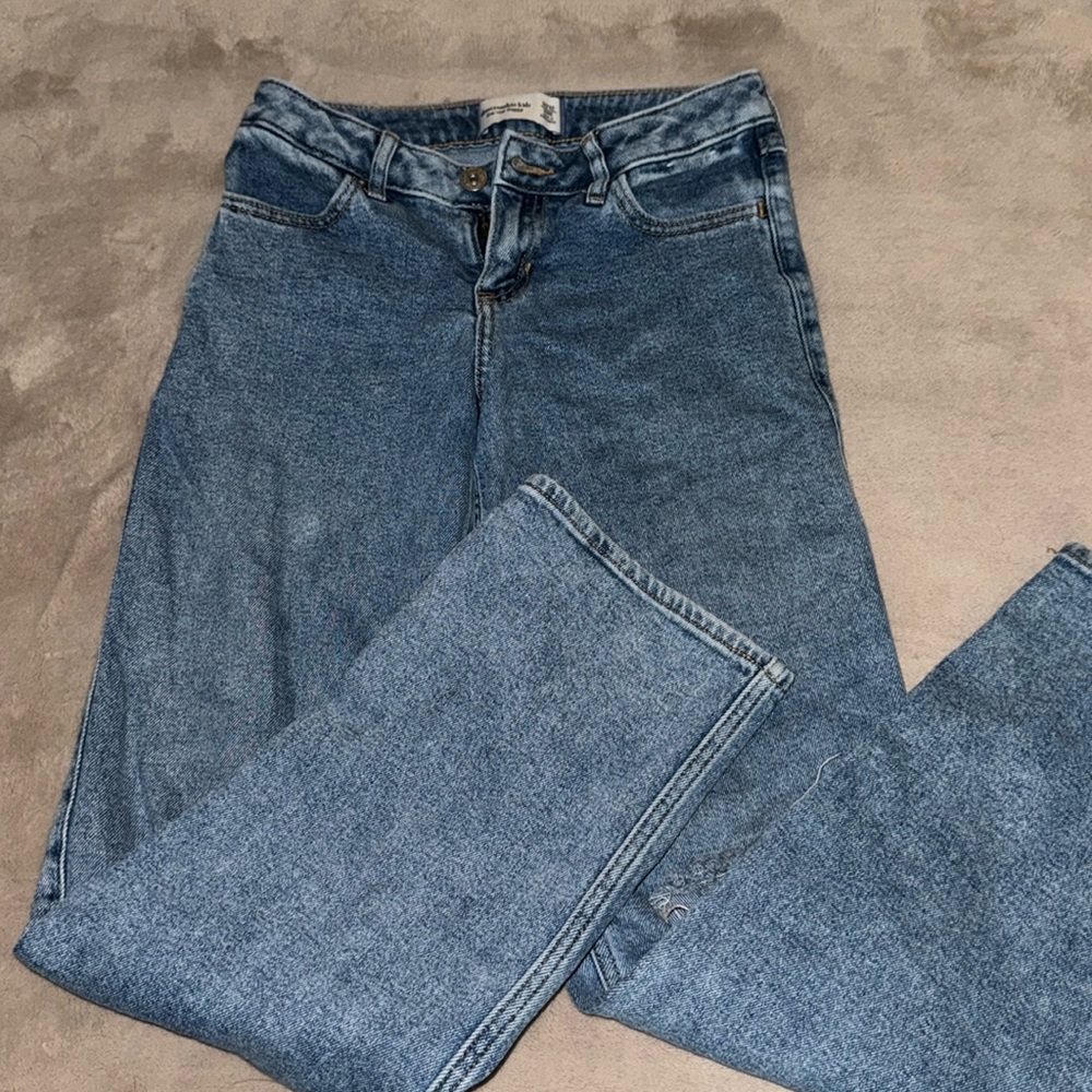 Girls low rise baggy jeans